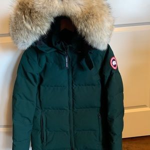 Women’s Canada Goose Jacket, Size small, removable hood & fur, worn a few times